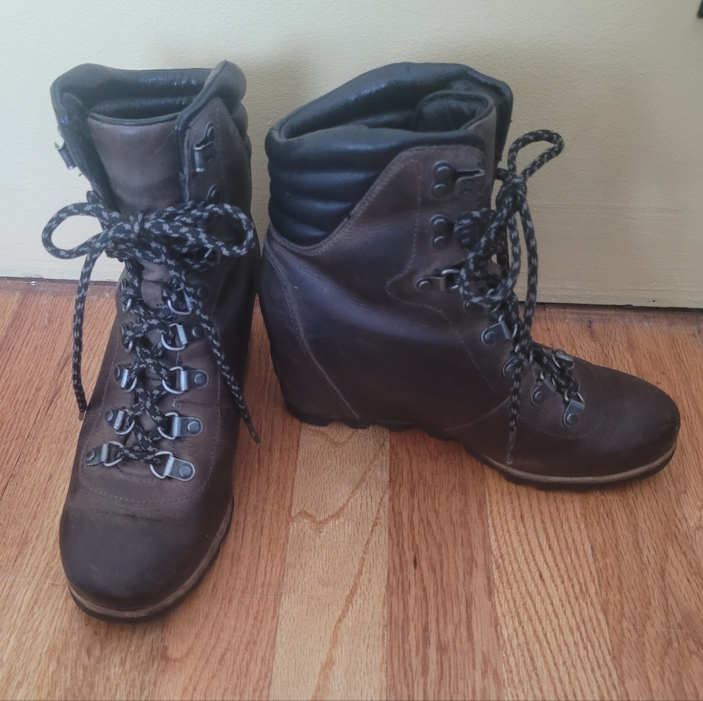 Sorel Conquest Wedge